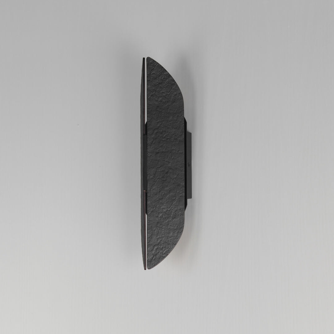 Tectonic 18 Outdoor LED Sconce by Studio M Lighting – lifestyle