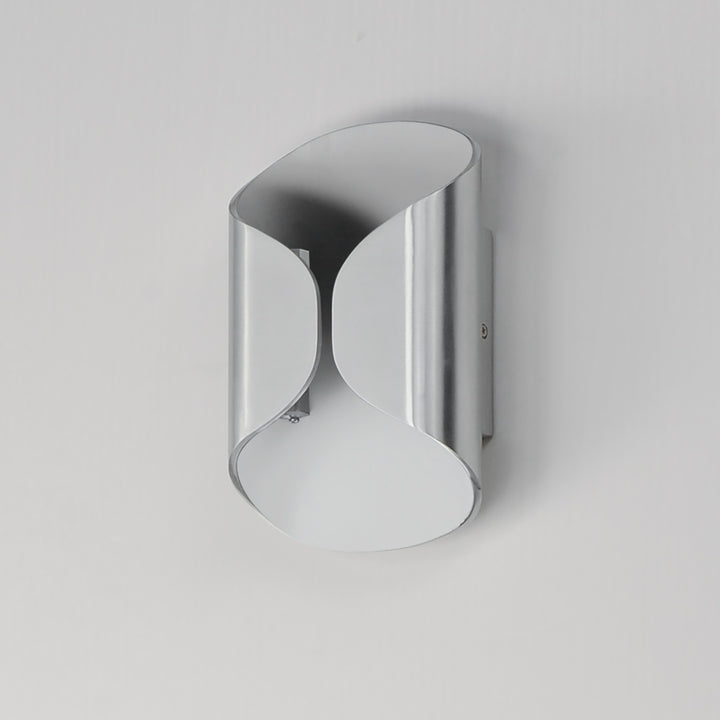 Folio 10" LED Outdoor Wall Lamp by Studio M Lighting – lifestyle