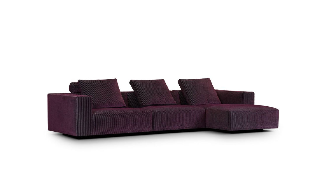 Eilersen Baseline sofa with chaise in Roth 18 — full view
