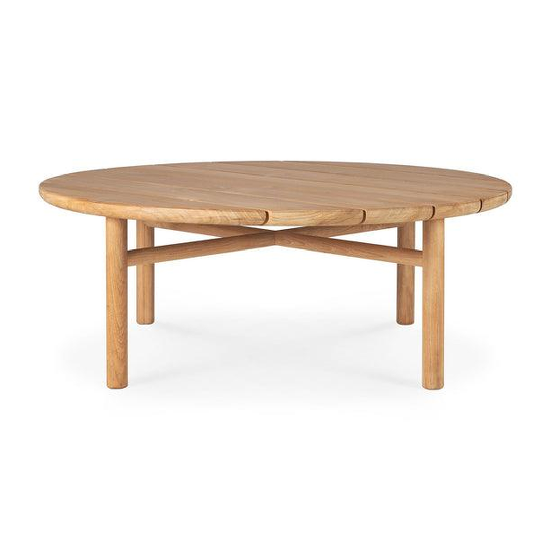 Quatro Outdoor Coffee Table by Ethnicraft — complete studio view on white background