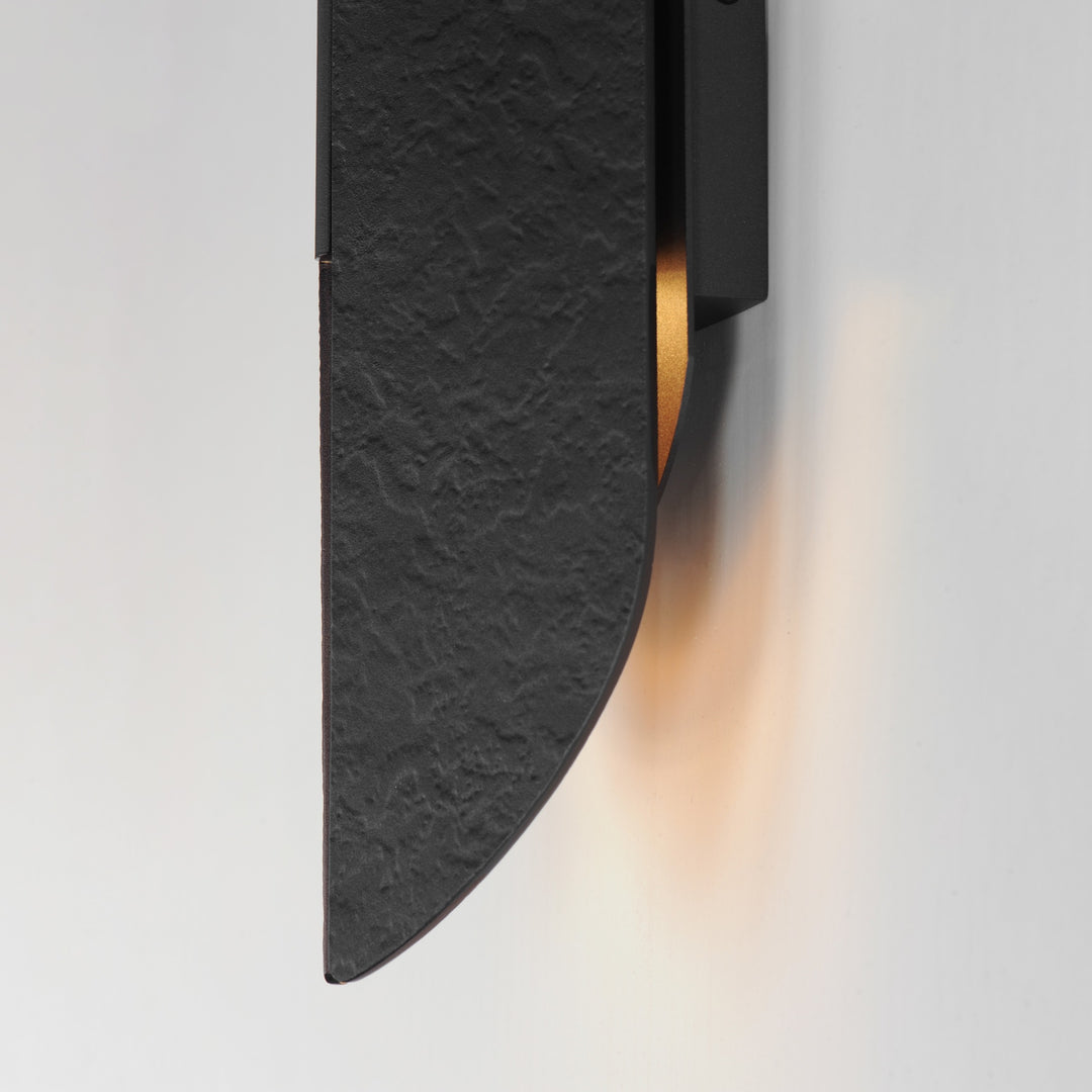 Tectonic 18 Outdoor LED Sconce by Studio M Lighting – lifestyle