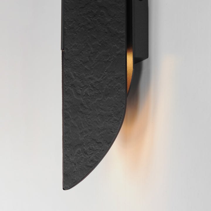 Tectonic 18 Outdoor LED Sconce by Studio M Lighting – lifestyle