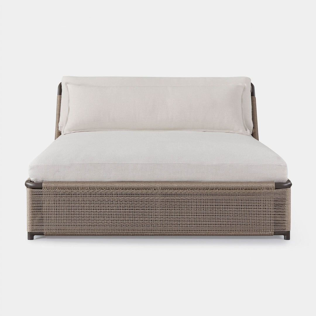 Formentera Daybed by Harbour detail view 1