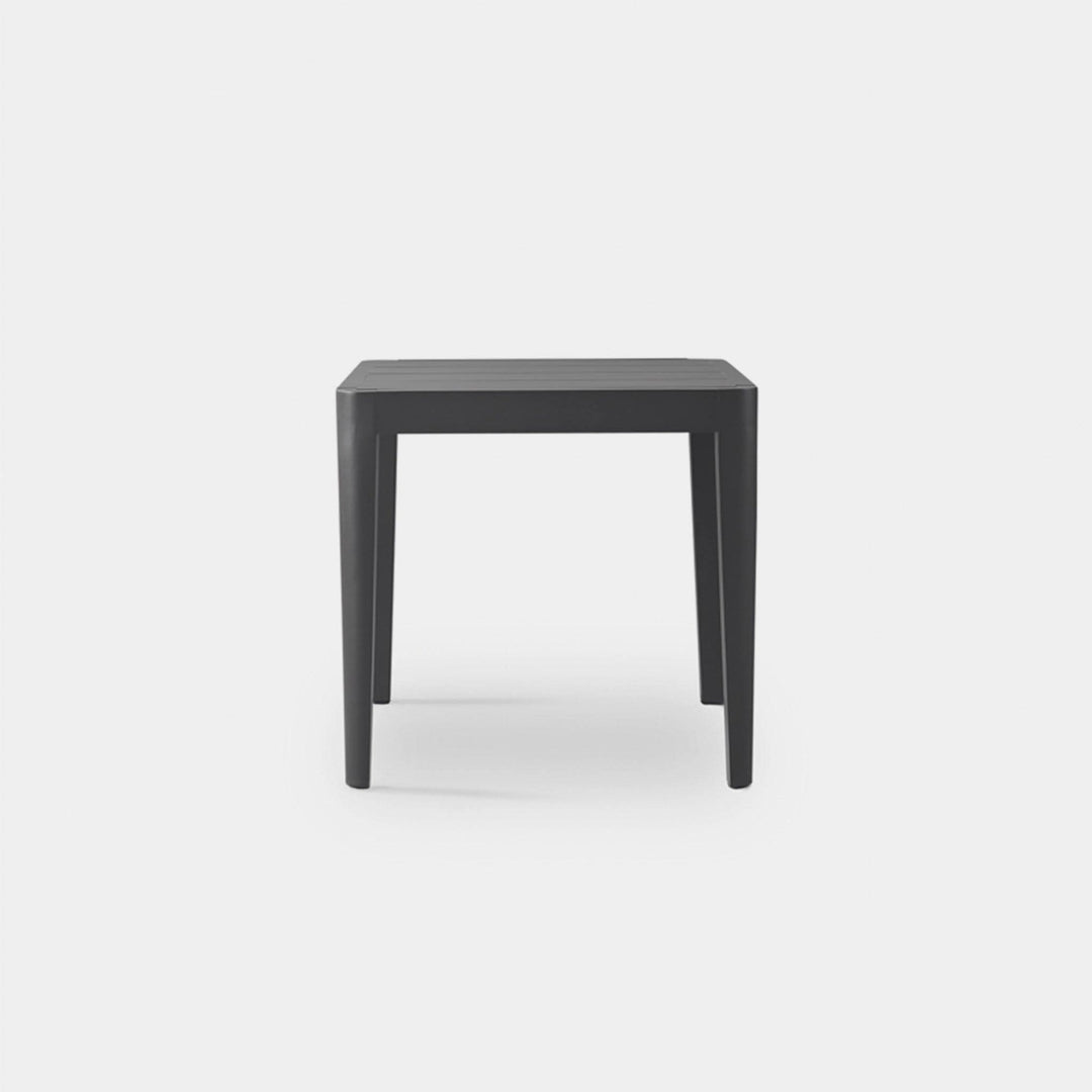 Hamilton Dining Table 32" by Harbour detail view 2