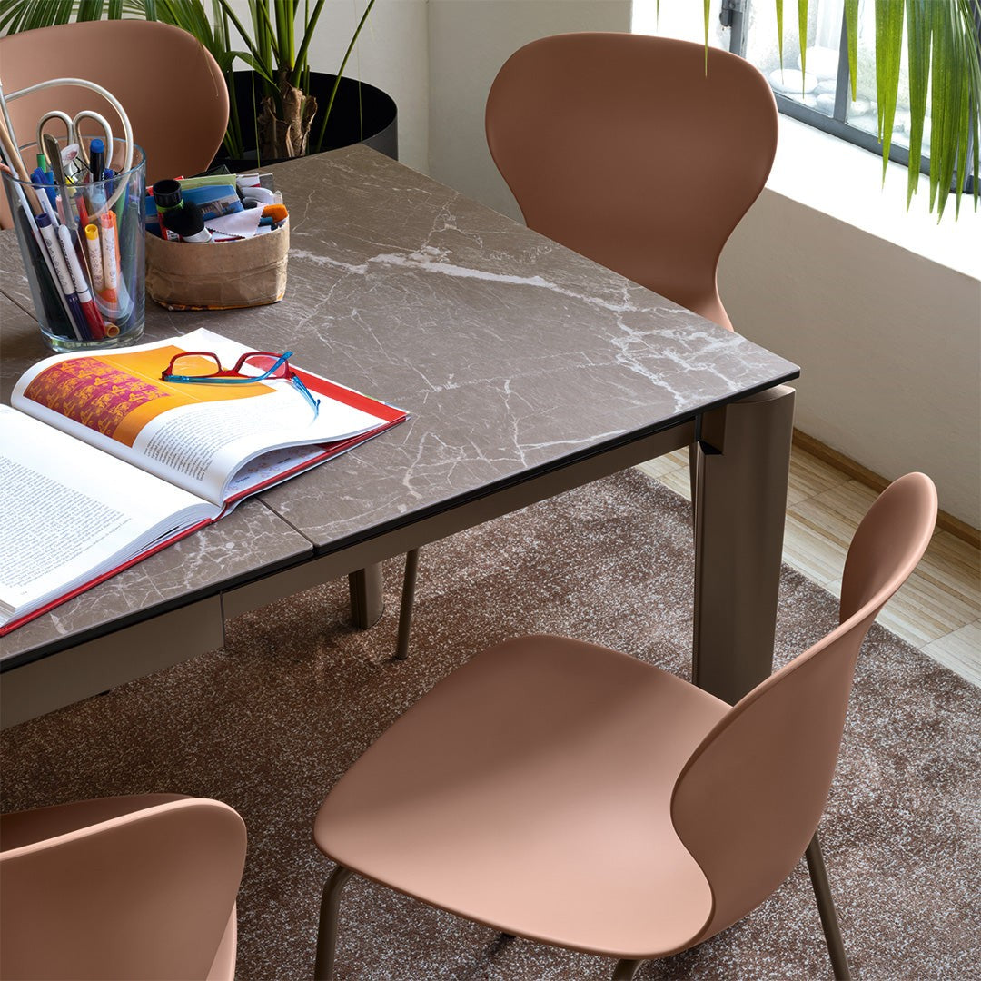 Lord Extendable Dining Table by Connubia detail view