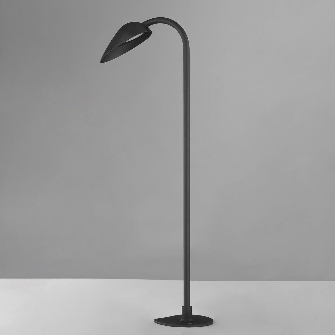 Marsh 12-24V LED Garden Light by ET2 Lighting, styled view 1