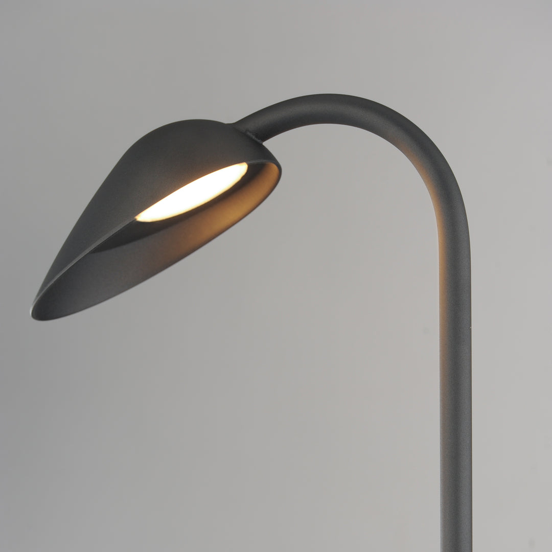 Marsh 12-24V LED Garden Light by ET2 Lighting, styled view 4