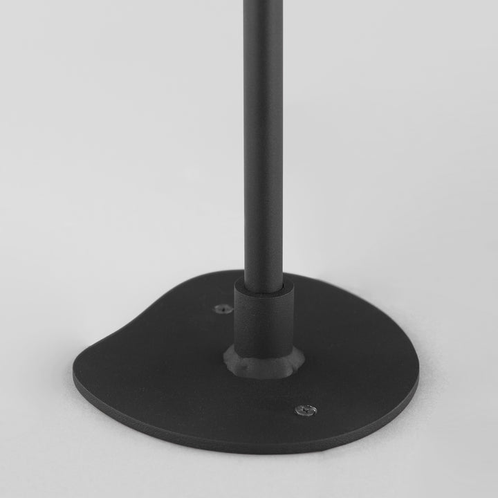 Marsh 12-24V LED Garden Light by ET2 Lighting, styled view 5