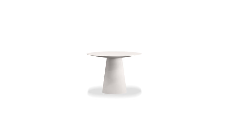 Mobital Tumuli oval outdoor dining table in Tapioca, detail view
