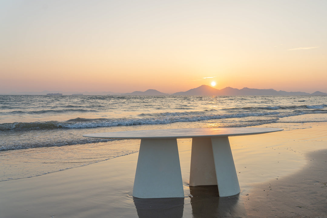 Mobital Tumuli oval outdoor dining table in Tapioca, tabletop detail