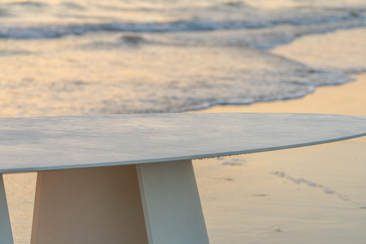 Mobital Tumuli oval outdoor dining table in Tapioca, alternate detail