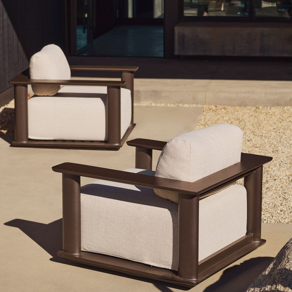 Newport Aluminum Swivel Lounge Chair by Harbour lifestyle 1