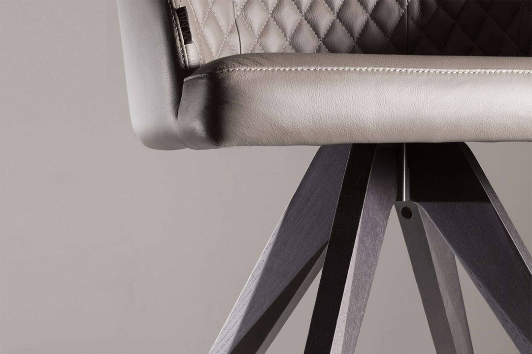 Olimpia Armchair