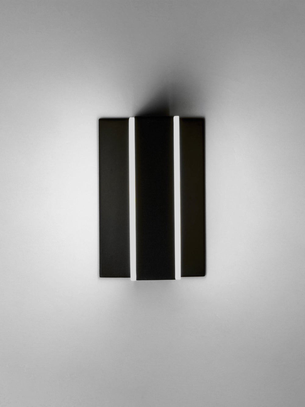Omni 7" LED Wall Sconce by ET2 Lighting, styled view 1