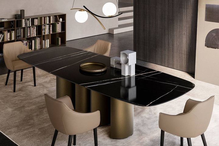 Plai Dining Table