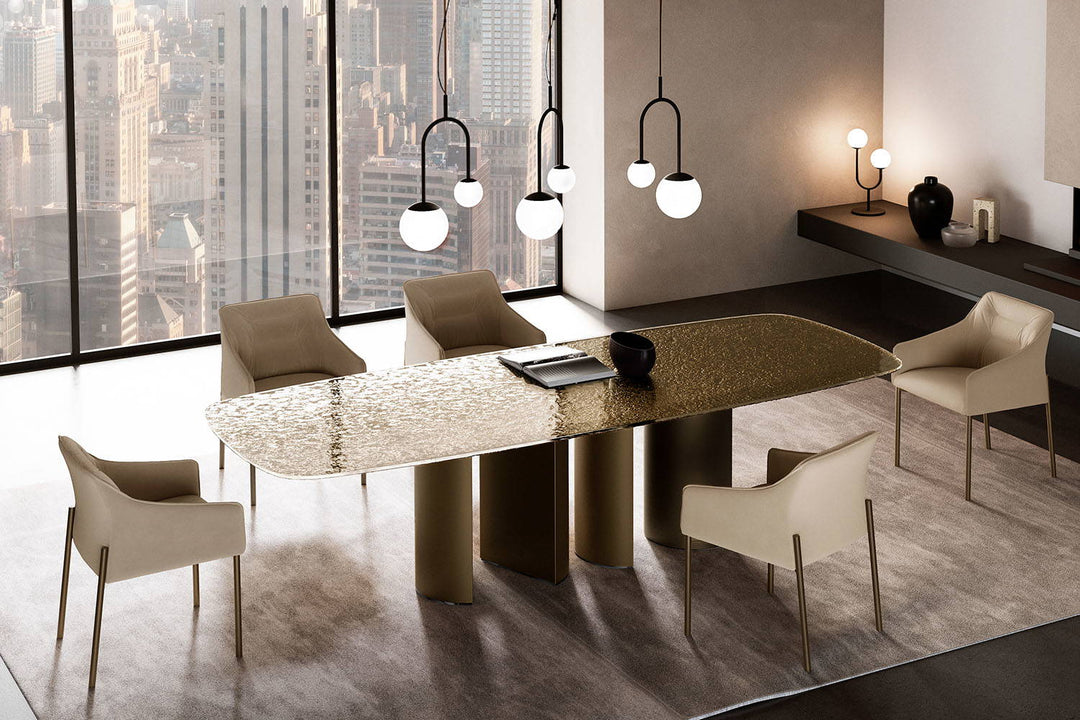 Plai Dining Table