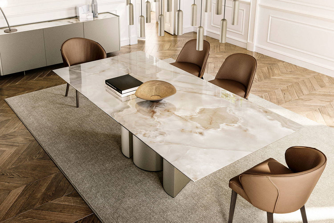 Plai Dining Table