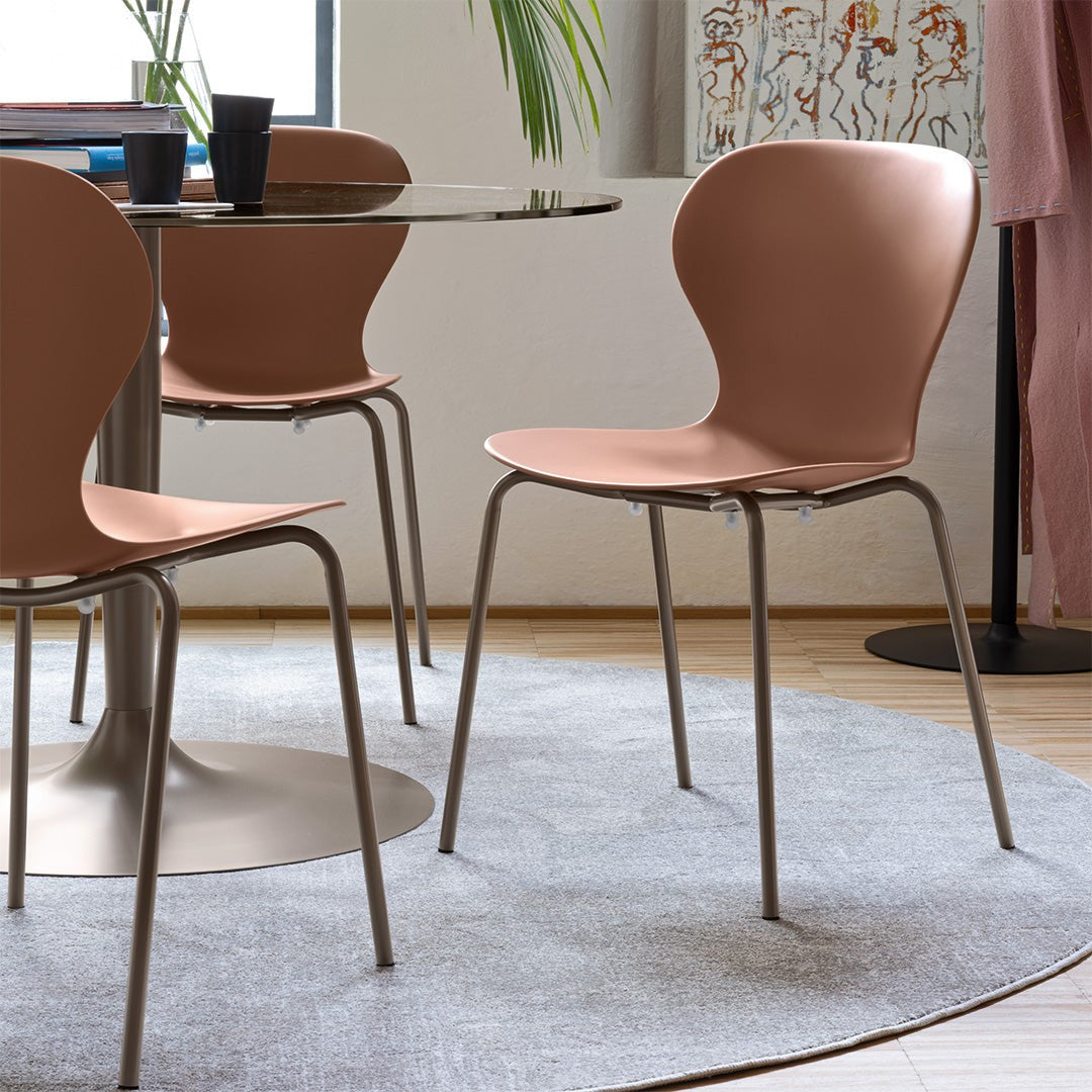 Planet Compact Round Dining Table by Connubia detail view