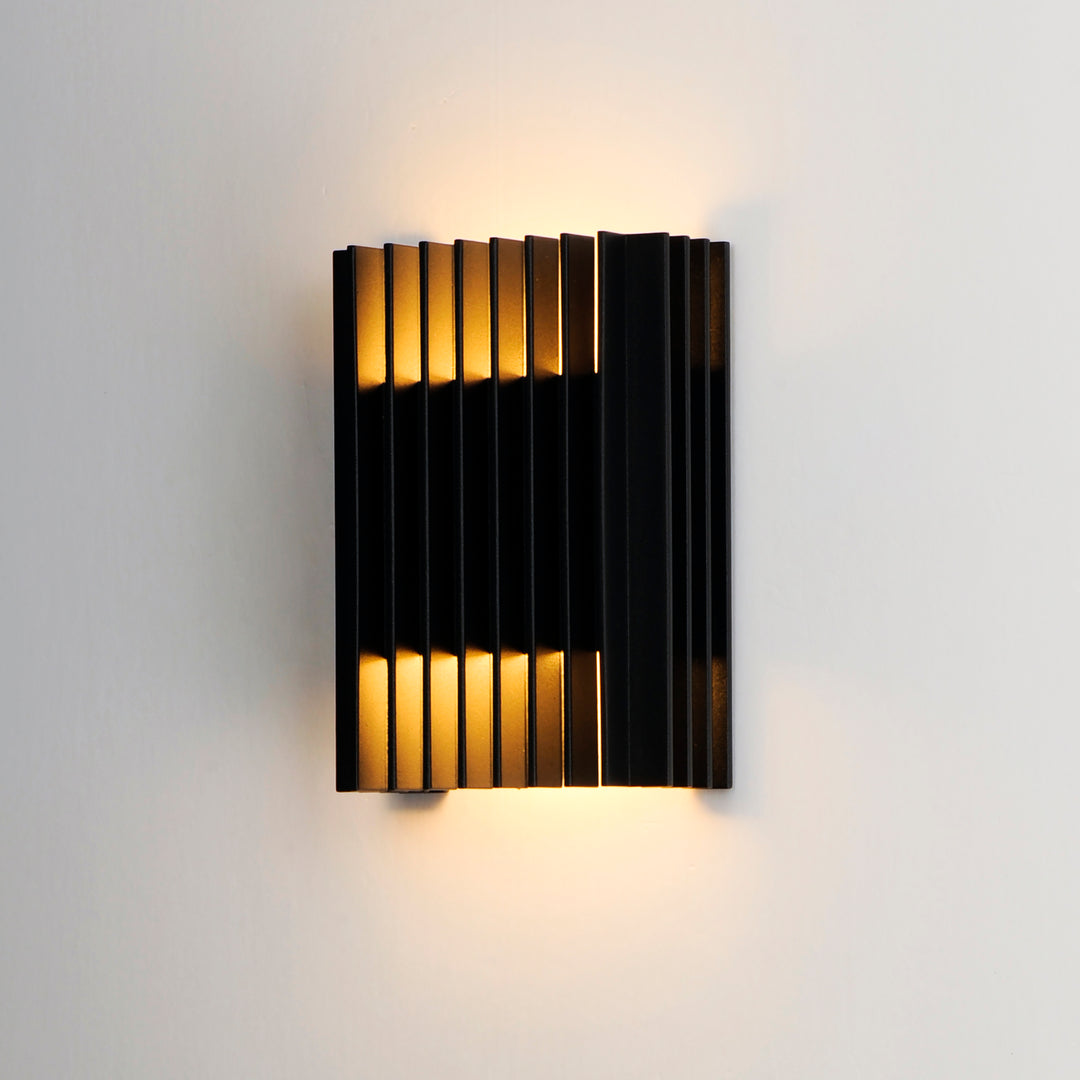 Rampart Small LED Outdoor Wall Sconce by ET2 Lighting, styled view 2
