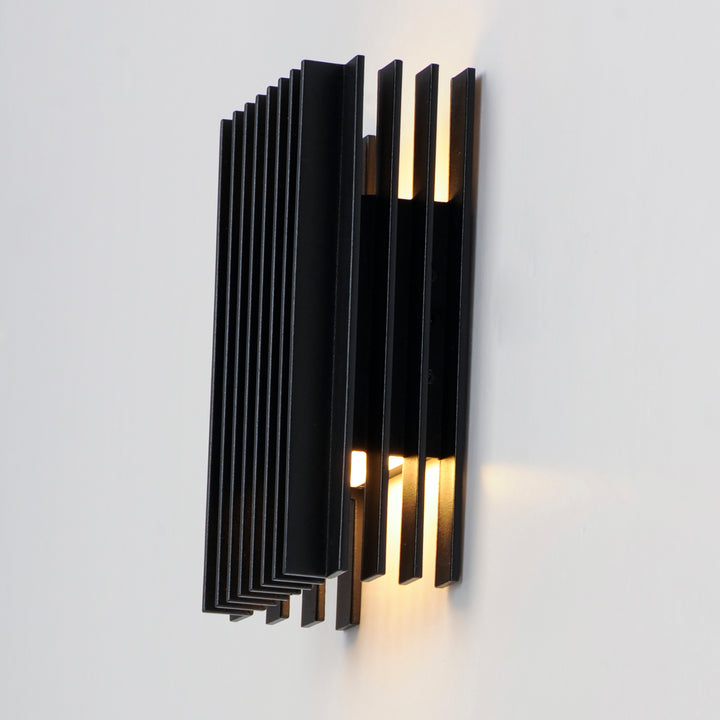 Rampart Small LED Outdoor Wall Sconce by ET2 Lighting, styled view 4
