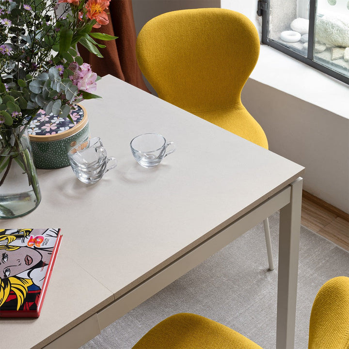 Snap Extendable Dining Table by Connubia detail view