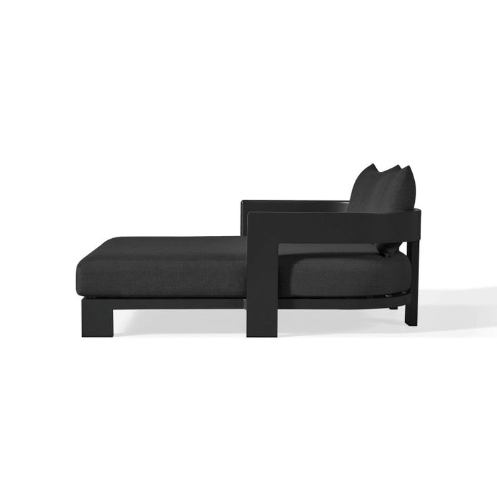 Victoria Aluminum Daybed by Harbour detail view 2