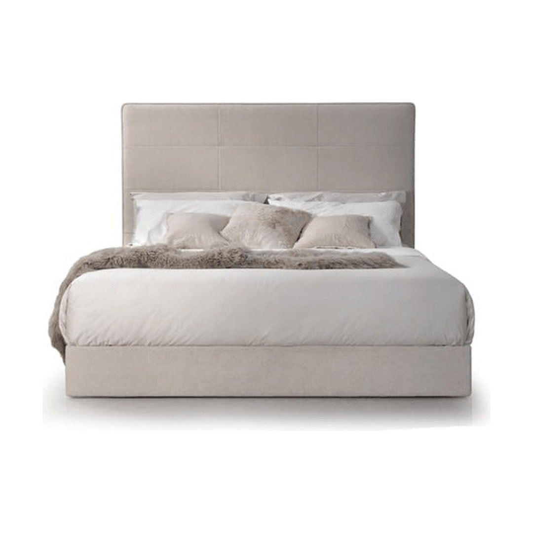 Victoria Bed Trica