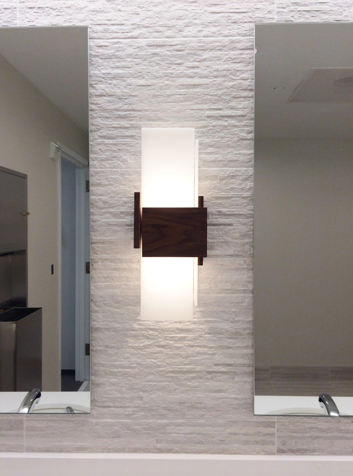 Acuo LED Sconce Cerno