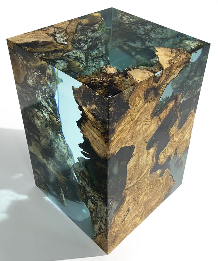 Big Ocean Cube Lamp - Table & Desk Lamp - www.arditicollection.com - Table & Desk Lamp, dining tables, dining chairs, buffets sideboards, kitchen islands counter tops, coffee tables, end side tables, center tables, consoles, accent chairs, sofas, tv stands, cabinets, bookcases, poufs benches, chandeliers, hanging lights, floor lamps, table desk lamps, wall lamps, decorative objects, wall decors, mirrors, walnut wood, olive wood, ash wood, silverberry wood, hackberry wood, chestnut wood, oak wood