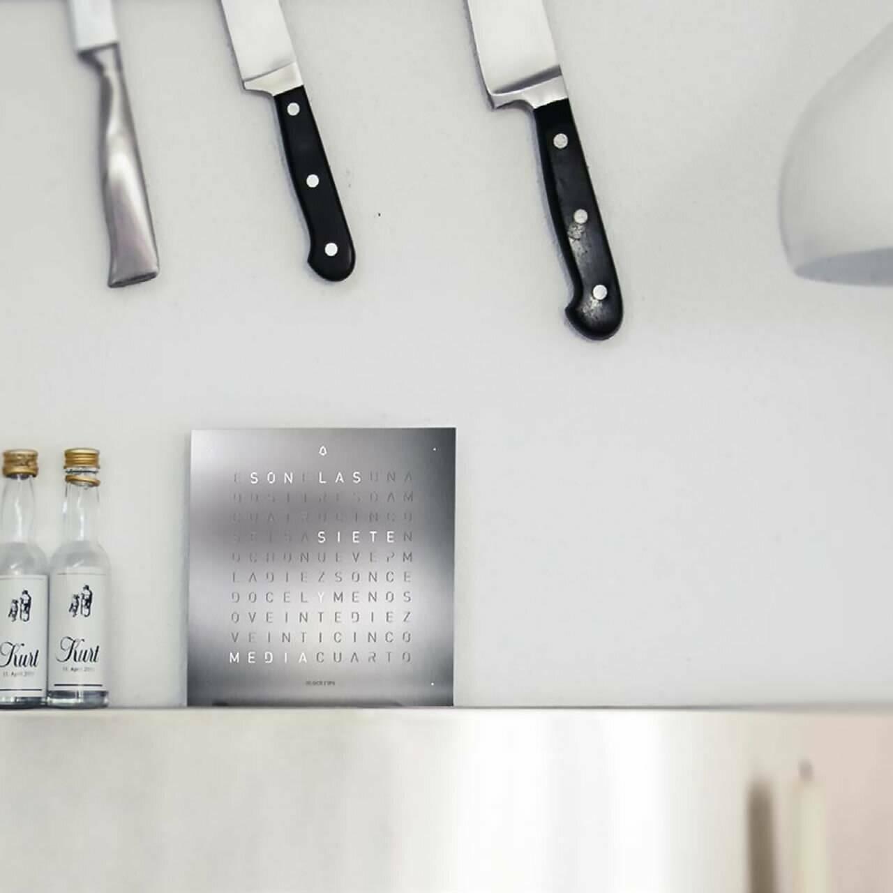 EARTH 13.5 Wall Clocks Qlocktwo