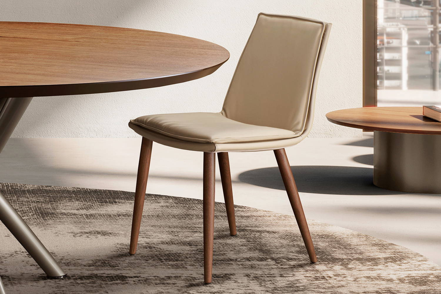 eForma Lara dining chair with Baly table in a bright room