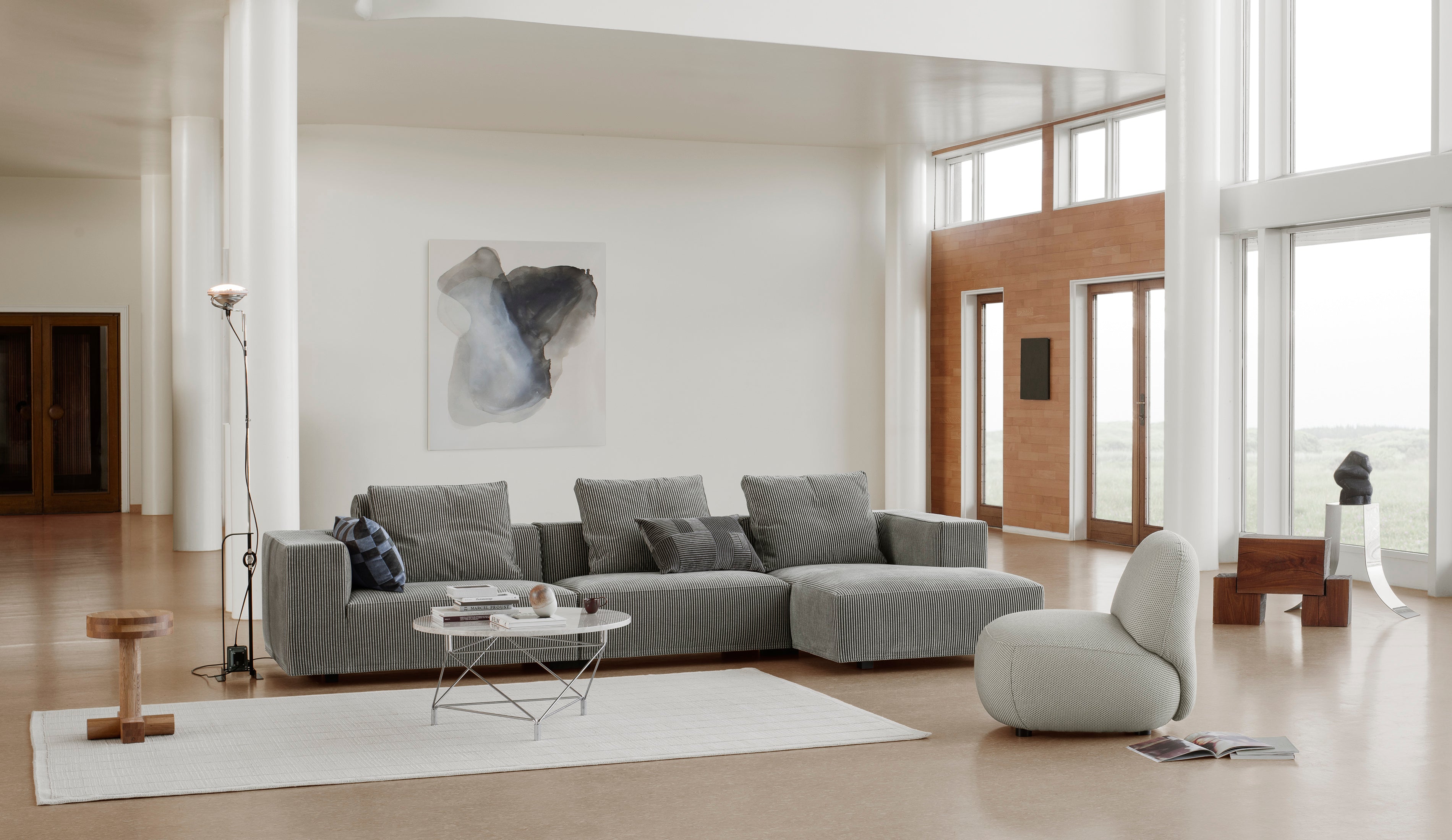 Baseline chaise longue with Havana chair in a room scene